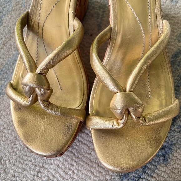 KATE SPADE METALLIC GOLD SOFT KNOT PLATFORM BAMBOO WEDGE SANDALS SZ 7 - Picture 5 of 11